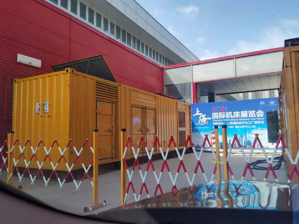 东郊镇出租发电机-柴油发电机和汽油发电机哪个更好一些？