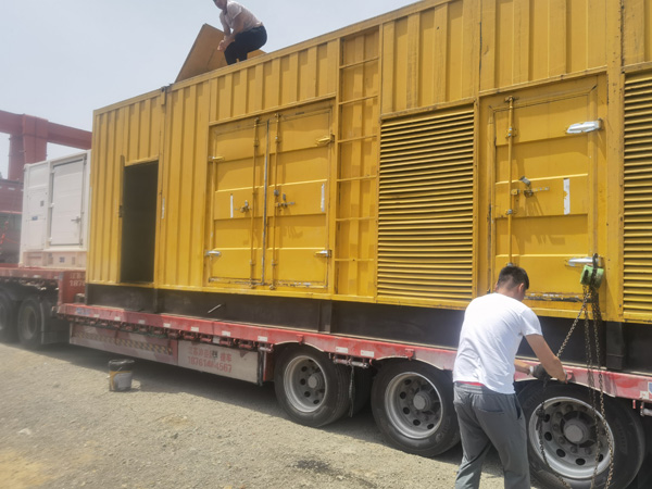东郊镇除了负载情况和发动机维护，还有哪些因素会影响 200kw 柴油发电机的油耗？