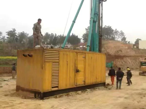 东郊镇如何判断水冷式机油散热器密封件是否需要更换？
